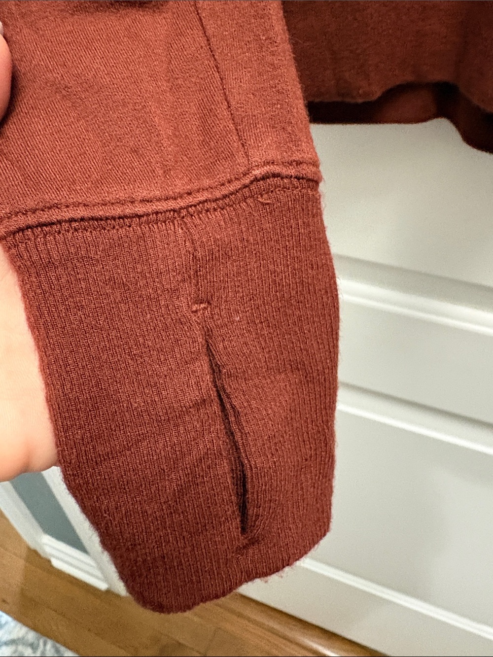 Athleta Sunrise V-Neck Sweatshirt Small Rust Brown Modal Thumbholes Oversized - Picture 5 of 6